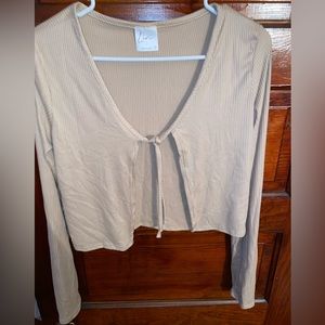 *NEVER WORN* Livi Large Brown Cropped Tie Front Shirt